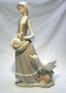  LLADRO FIGUR MÄDCHEN MIT GANS 4815 - Bild 1 von 8
