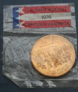 1976 US MINT EXHIBIT *3rd CENTURY AMERICA MEDAL in PLASTIC *FREE SHIPPING* - Picture 1 of 4