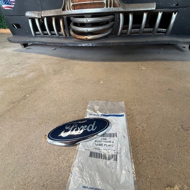 12-17 Ford Transit Connect 12-14 Focus Front Grille Emblem OEM NEW AU5Z-16605-A - Image 1 of 3