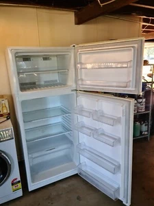 fridge freezer - Picture 1 of 3