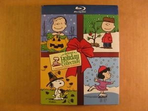 Charlie Brown & Peanuts Deluxe Holiday Collection (Blu-ray + DVD) - Foto 1 di 6
