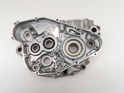 Kawasaki KX450F - Caixa de manivela lateral direita estoque metade - 2016 KX450 FABRICANTE DE EQUIPAMENTO ORIGINAL - Imagem 1 de 4