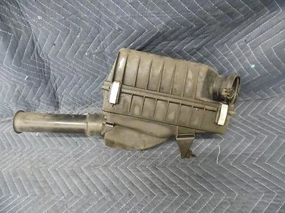 94 95 96 97 98 Saab 900S 2.3 caixa de entrada de filtro limpador de ar fabricante de equipamento original 4235215 - Imagem 1 de 3