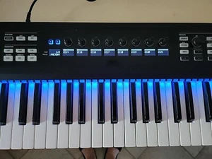 Native Instruments S61 MK1 Keyboard Controller, 61 Keys - Black - Picture 1 of 4