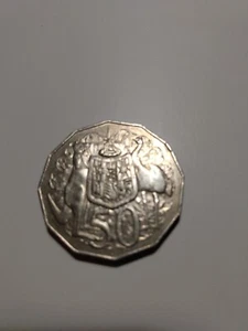 Australian coin kangaroo & emu with Queen Eli. Dodecagonal 12 sided - Picture 1 of 2