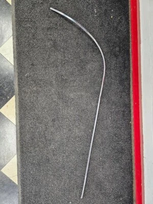 Cadillac 1963-64 moldura de apertura de rueda guardabarros delantero derecho especial/Eldorado Foto 1 de 3