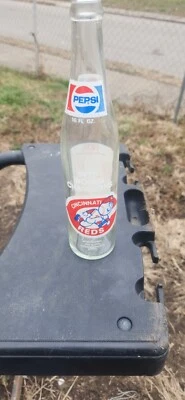 1975 world champions cincinnati reds pepsi bottle - Image 1 of 2