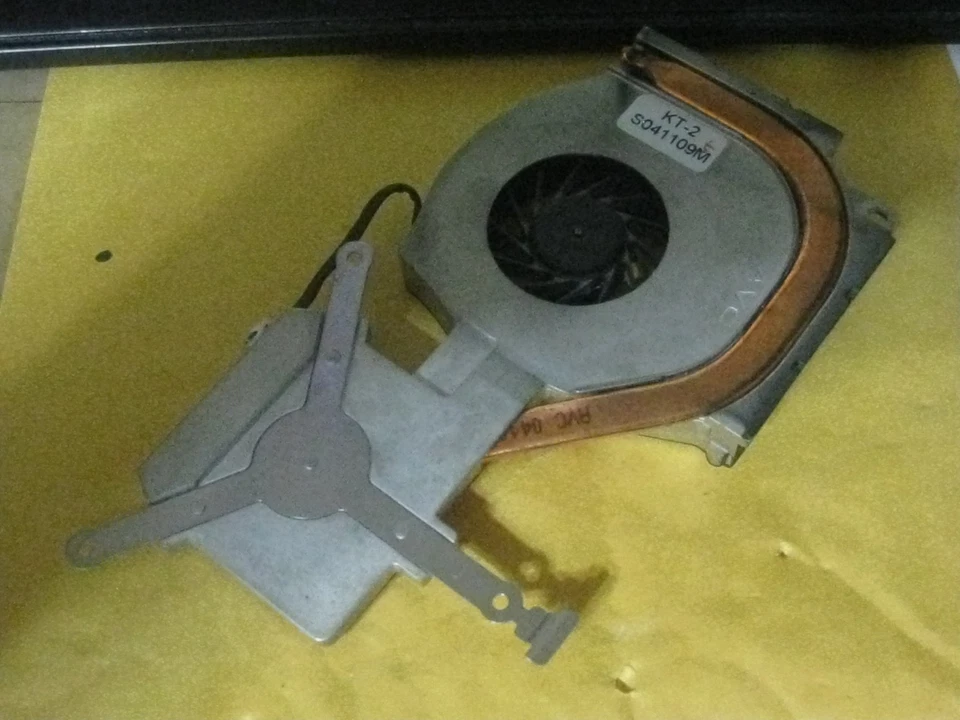 HP COMPAQ NX9030 CPU HEATSINK WITH FAN 371796-001 - Image 1 of 1