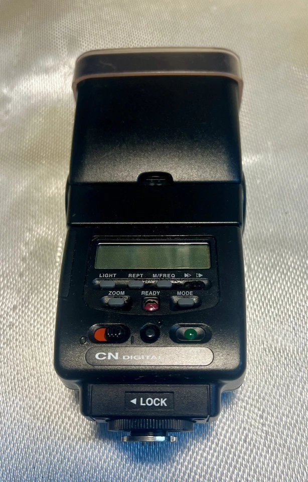 Quantaray Shoe Mount Flash for Canon - Image 1 of 3