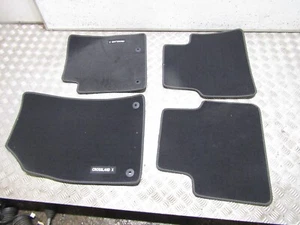 Juego de 4 alfombrillas de terciopelo delanteras y traseras originales Vauxhall Crossland X D5S08 - Imagen 1 de 9