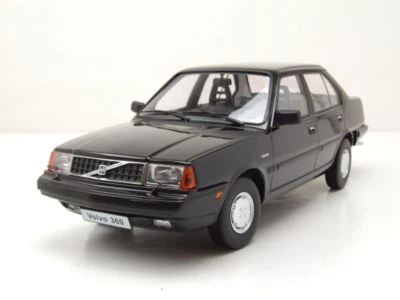 Volvo 360 1987 Nero Metallizzato Modellino 1:18 Triple9 - Immagine 1 di 4
