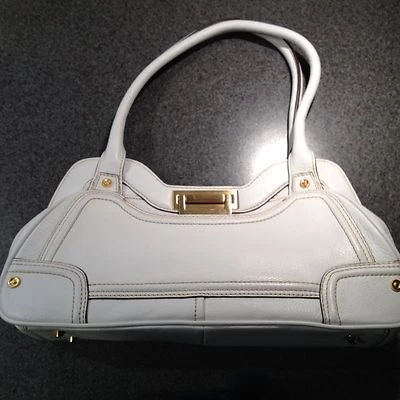 Cartera Maxx New York de cuero blanca - nunca usada Foto 1 de 4