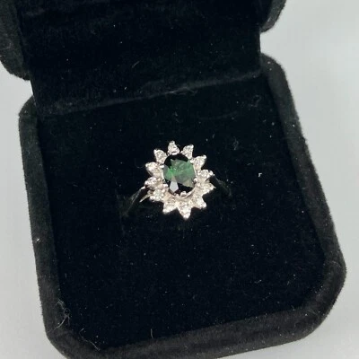 18k Green Tourmaline & Diamond Halo White Gold Ring Size 3.25 - Imagem 1 de 4