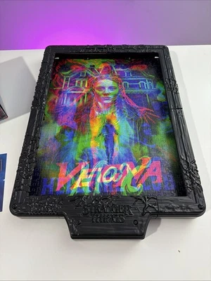 Puzzle Stranger Things Clementoni Metamorfico Luce LED come Nuovo Già Fatto  - Immagine 1 di 4