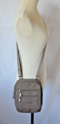 Bolso Bandolera Baggallini Journey RFID Cartera para Mujer Pequeño Bronce Marrón Viaje Foto 1 de 4