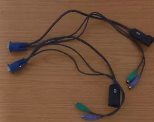 2 Pezzi Adattatore HP IP KVM 286597-001 VGA + 2x Ps/2 - Foto 1 di 2