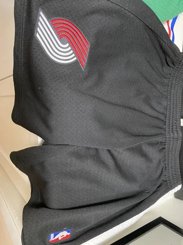 Portland Trailblazers Mitchell & Ness Authentic NBA Game Shorts 44 L Cover