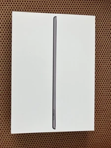 Apple iPad 7. Gen WiFi 10,2 Zoll - 128GB - Grau Top - Bild 1 von 16