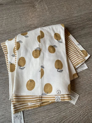 Paquete de 4 paños para eructar de algodón orgánico Little Planet Carter's Baby - manzanas marrones Foto 1 de 3