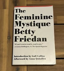 The Feminine Mystique By Betty Friedan Paperback - Foto 1 di 2