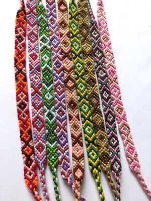 Freundschaftsarmband Freundschaftsband geknüpft Ethno Bunt geflochten - Bild 1 von 3