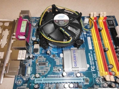 Prozessor Intel Core2 Duo E 7300 2,66 GHz Sockel 775 + Kühlkörper + Lüfter - Bild 1 von 4