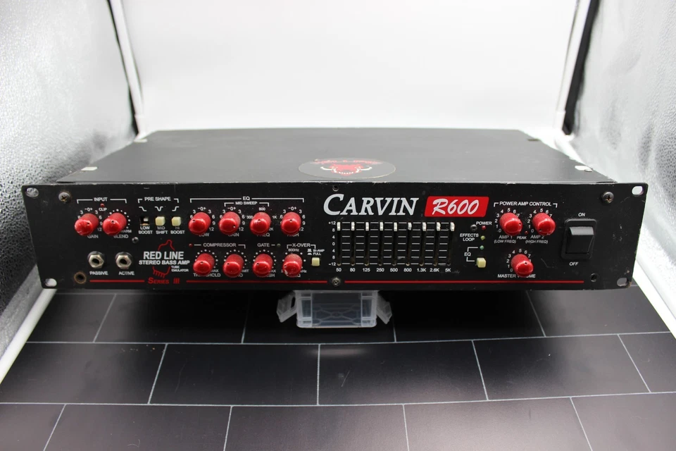 Carvin R600 Red Line Serie 3 - Usado - Encendido, para piezas o reparación. Foto 1 de 4