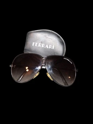 Gafas de sol plegables negras Ferrari Aviator vintage años 70-80 con estuche de transporte Foto 1 de 4