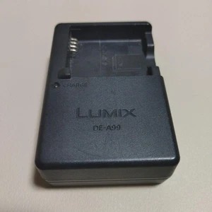 LUMIX DE-A99 Digital Camera Battery Charger for Panasonic Cameras Used - Picture 1 of 6