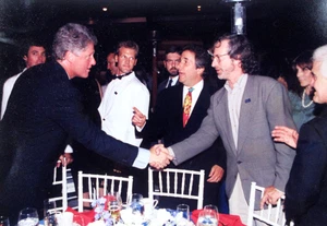 President Bill Clinton Steven Spielberg Henry Winkler Fundraising Photo 1992 - Picture 1 of 7