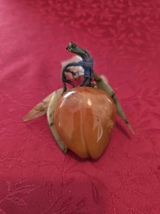 Vintage Chinese Hardstone Apricot Fruit With Leaves - Picture 1 of 10