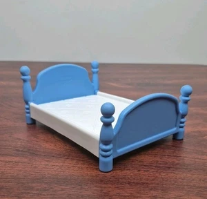 Little Tikes Dollhouse Grand Mansion Blue White Parents Double Bed 1 Piece - Picture 1 of 9
