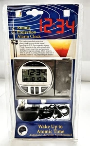 La Crosse WT-5600 Projection Atomic Alarm Clock Project Time Onto Your Ceiling - Picture 1 of 4