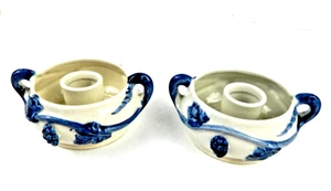 KERZENSTÄNDER WEISS BLAU TRAUBE DESIGN, CA. 2" HOCH, 4" RUND, MARKIERT JAPAN - Bild 1 von 6