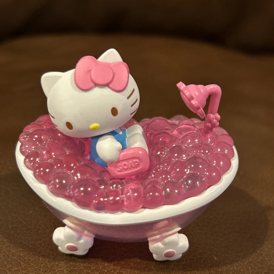 Figura PVC Sanrio x Lioh Juguete Burbuja Fiesta Serie HELLO KITTY Baño Rosa Usada en Excelente Condición Foto 1 de 4