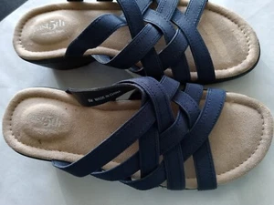 NWOT's size 6M blue sandals by East 5th - Picture 1 of 9