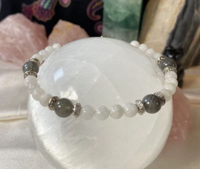 Pulsera de piedras preciosas de luna y labradorita. 7,5 pulgadas. Regalo para ella. Cierre de palanca. Foto 1 de 4