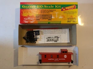 HO 30' 3 Window Caboose Norfolk & Western Kit NIB NOS Item# 03499 - Picture 1 of 2