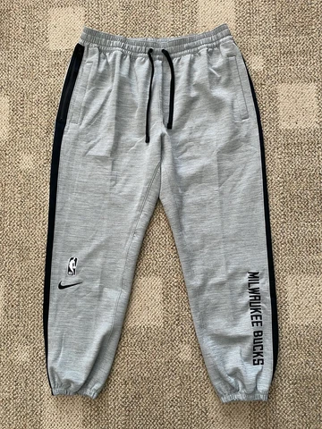 Mens M Nike Therma Flex Basketball Pants Joggers Gray NBA Milwaukee Bucks CU0581 Cover