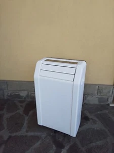 CONDIZIONATORE DEUMIDIFICATORE PORTATILE COMFEE - Foto 1 di 5