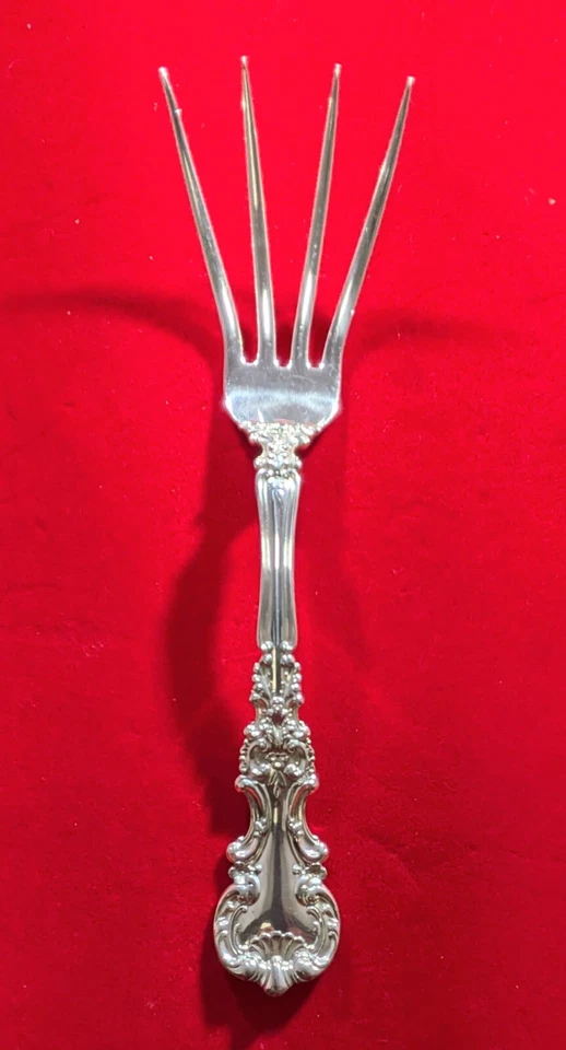 Antiguo tenedor para servir pan International Avalon de plata esterlina, 7-1/2" Foto 1 de 4