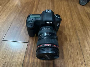 Canon EOS 5D Mark III 22.3 MP Full Frame CMOS Digital SLR Camera with EF 24-105m - Picture 1 of 6