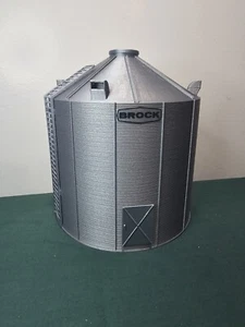 1/64 scale grain bins - Picture 1 of 4