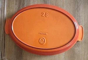 Le Crueset #28 Flame Farbe Orange 11x8x2 Oval Gusseisen Schmorgerät Gebraucht  - Bild 1 von 13