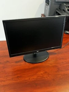 Lg 22M38D-b Full HD Monitor with Connection Cables - Picture 1 of 8