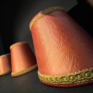 Set 3 Vintage Silk Clip On Lamp Shades Orangey Red with Gold Trim - Foto 1 di 5
