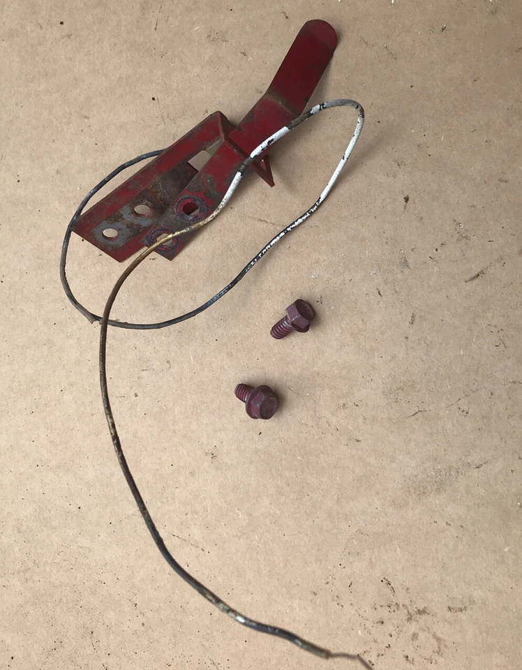 Soporte de resorte de bloqueo para cortacésped Snapper 21351PD 7032416YP, 7032417YP [M1] Foto 1 de 3