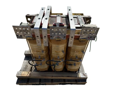 Transformador MGM 300 KVA AD370-S0894 480V-208Y/120 220C 300kva AD370S0894 Foto 1 de 4