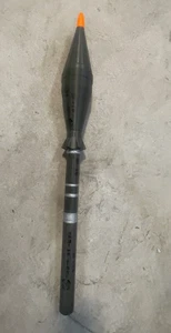 Réplica de utilería redonda RPG-7 tamaño completo solo es una pieza sólida con pvc interno - Imagen 1 de 6