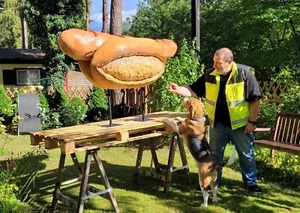 Leckere Bratwurst im knusprigen Brötchen für Ihre Werbung 3D Skulptur HAEIGEMO - Picture 1 of 11
